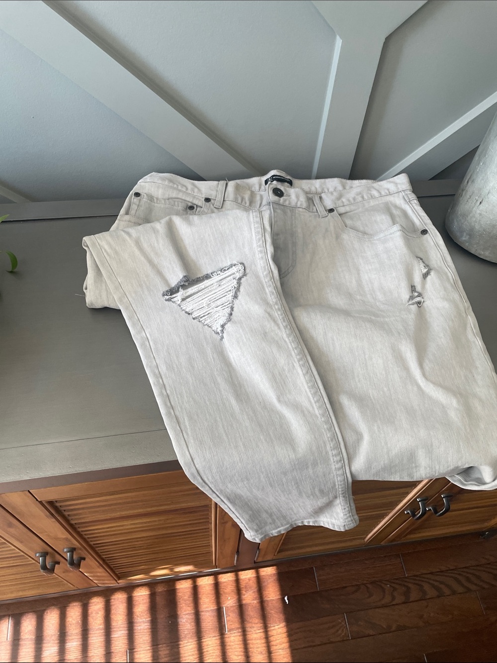 INC International Concepts Light Gray/Off-White Jeans